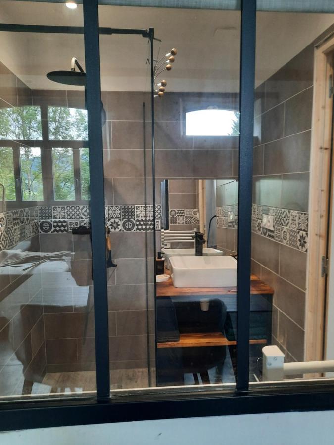 Chez Line Et Pierre: Appartement Spacieux, Lumineux Et Equipe La Bastide-de-Sérou Exterior foto